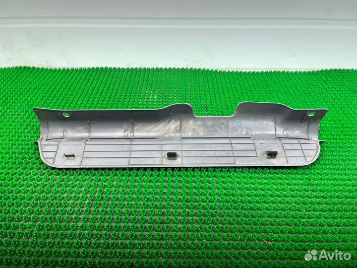 Накладка порога (внутренняя) передняя правая