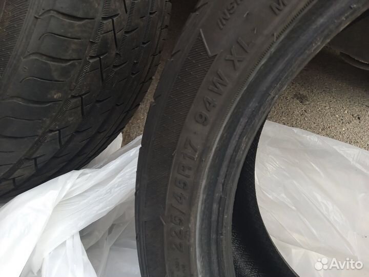 Roadmarch Prime UHP 08 225/45 R17