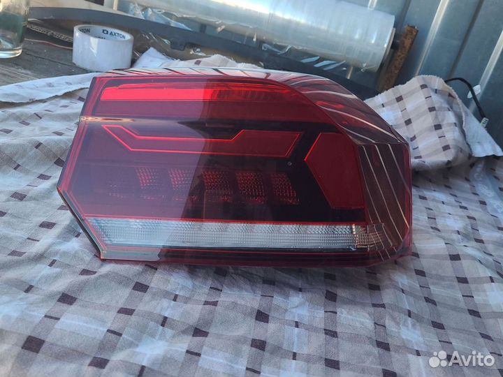 Фонарь задний правый volkswagen polo 6