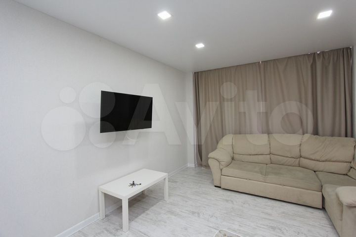 2-к. квартира, 60 м², 2/10 эт.