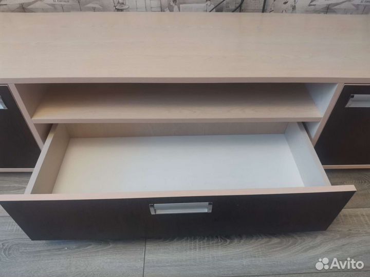 Тумба под телевизор большой диагонали