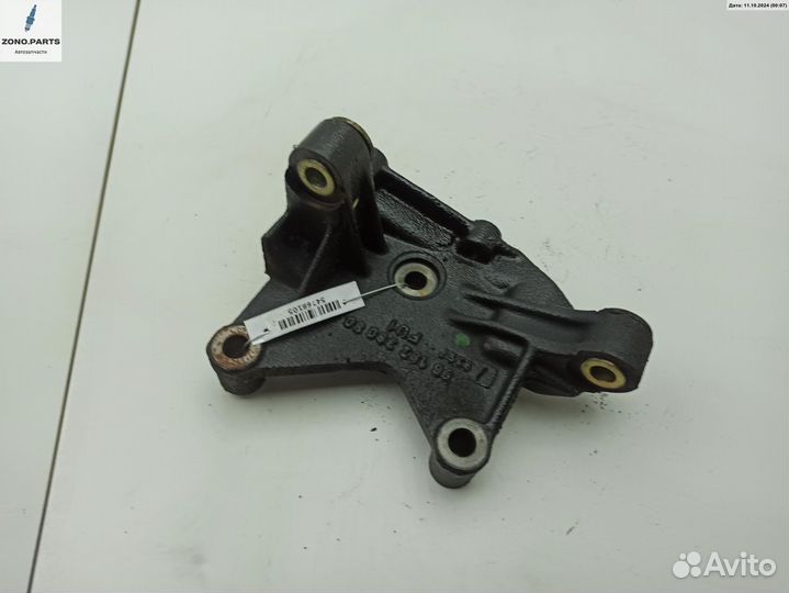 Кронштейн крепления 9618238080 на Peugeot 607
