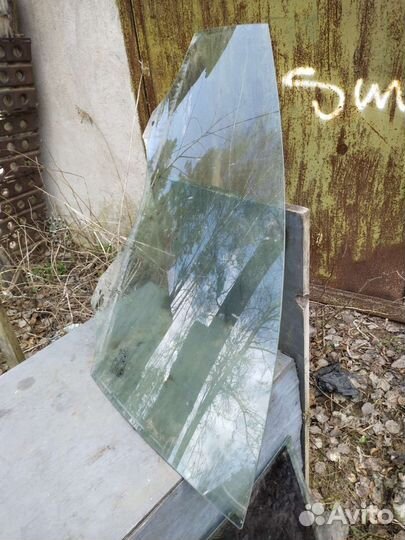 Стекло переднее левое форд фокус3