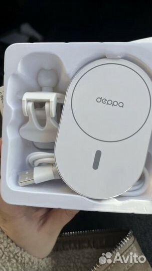 Держатель для телефона с беспроводной зарядкой