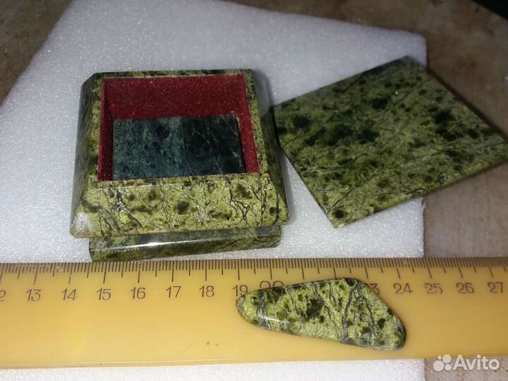 Шкатулка 6на6см (змеевик)