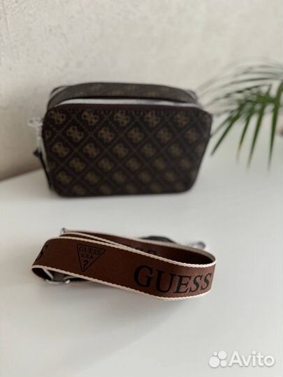 Клатч женский Guess