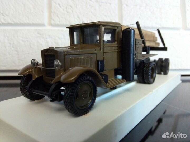 Модель редкая Урал-Зис 352Л с роспуском Ломо