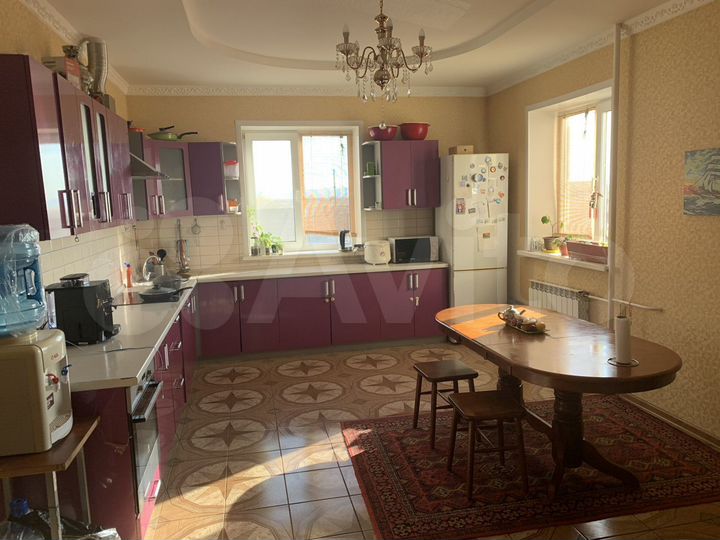 Дом 158 м² на участке 10,6 сот.