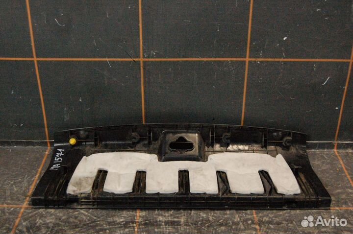 Обшивка крышки багажника - Hyundai Solaris