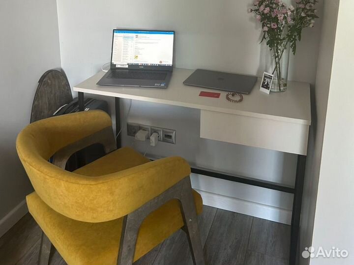 Письменный стол