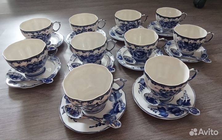 Набор столовой посуды на 10 персон. Гжель