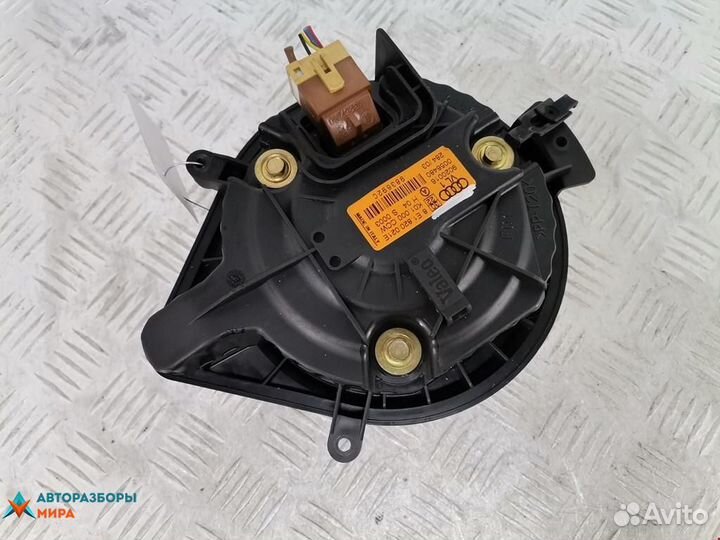 Моторчик печки Audi A4 B6 2003 8E1820021B