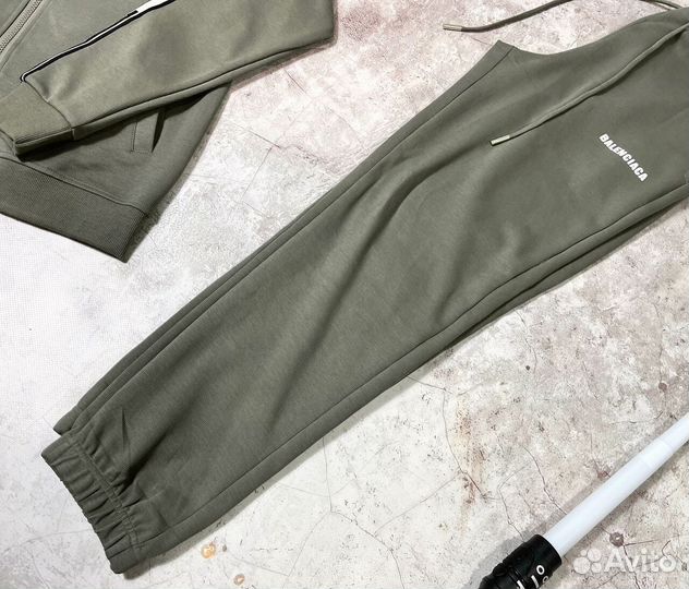 Спортивные костюмы Balenciaga