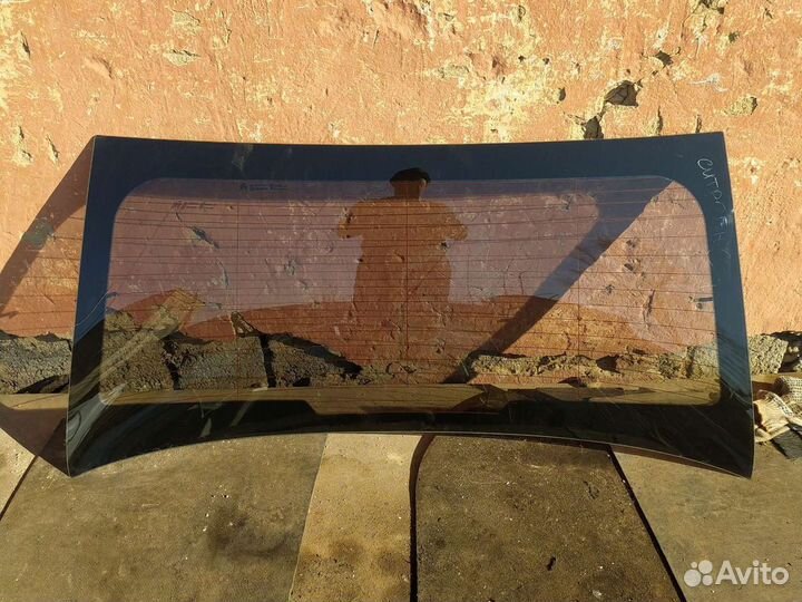 Заднее стекло citroen c4 седан
