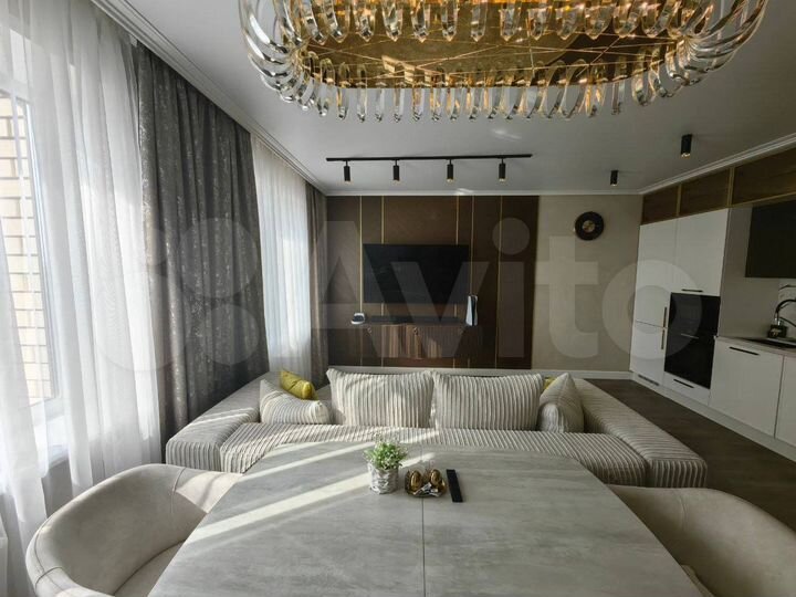 3-к. квартира, 90 м², 15/17 эт.