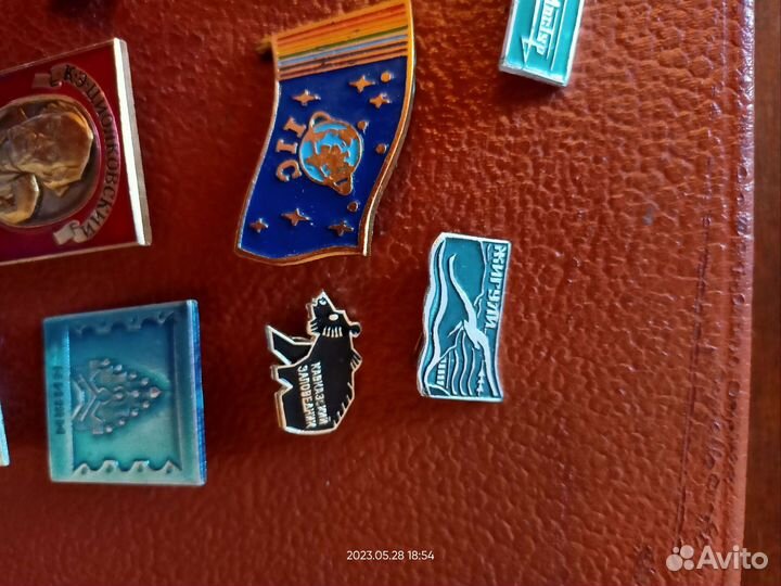 Значки редкие в одном экземпляре