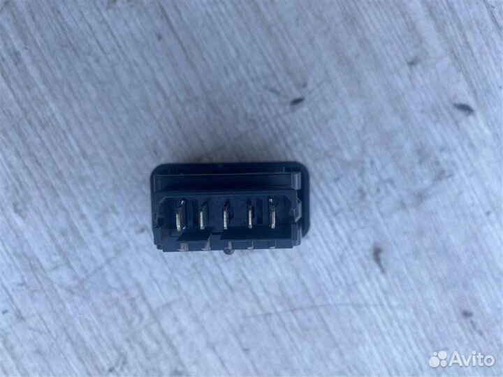 Кнопка центрального замка LADA Largus универсал 5