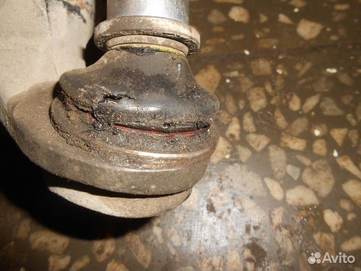 Рычаг подвески передний левый нижний поперечный