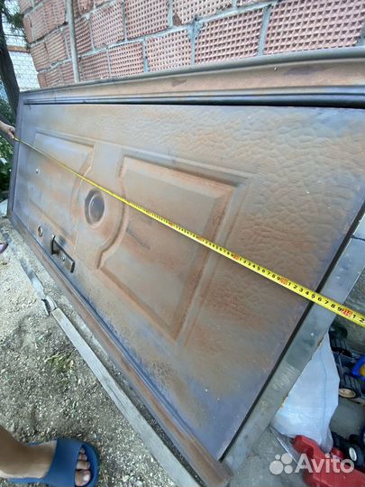 Дверь входная металлическая правая бу