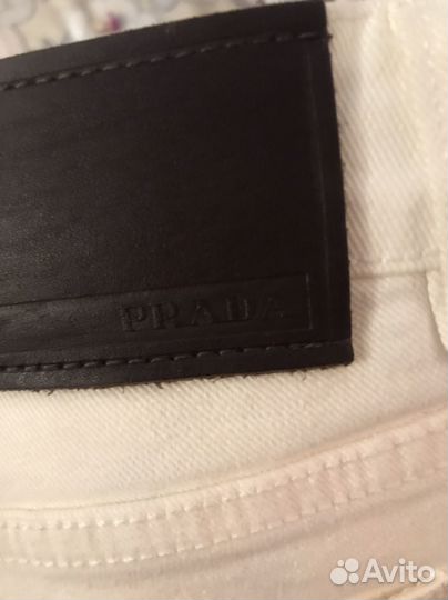 Джинсы белые prada