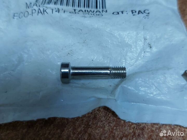 250000018 Болт BRP Sea-Doo