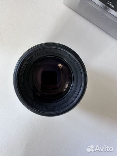 Объектив canon 85mm 1 8