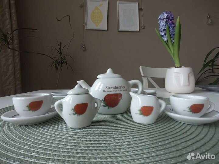 Кукольный чайный сервиз Strawberries керамика