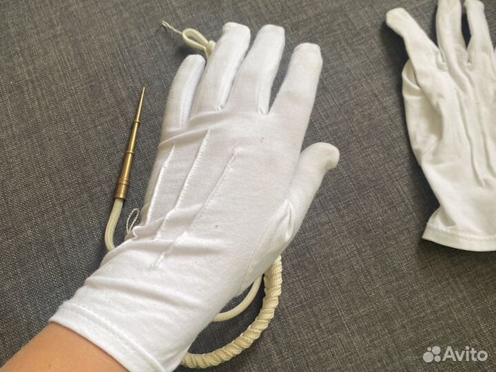 Перчатки для кадетского класса и аксельбант