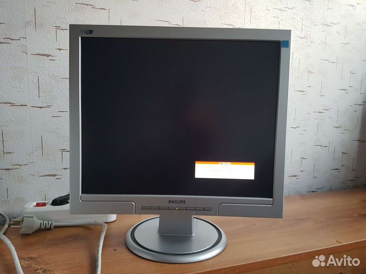Монитор Philips 17