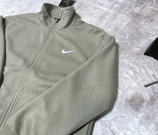 Спортивные костюмы Nike
