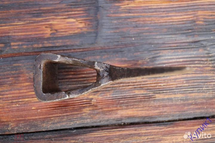 Топор старинный, кованый. Клеймо (256-2)
