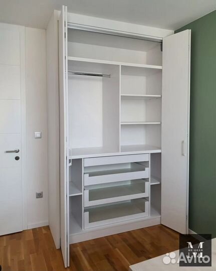 Распашной шкаф