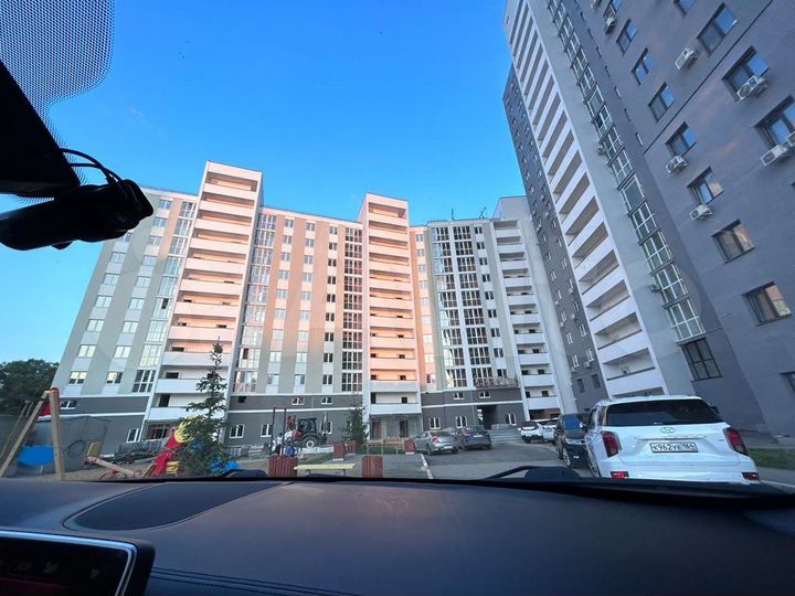 3-к. квартира, 77 м², 8/10 эт.