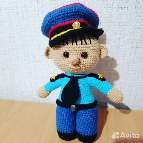 Вязаный полицейский