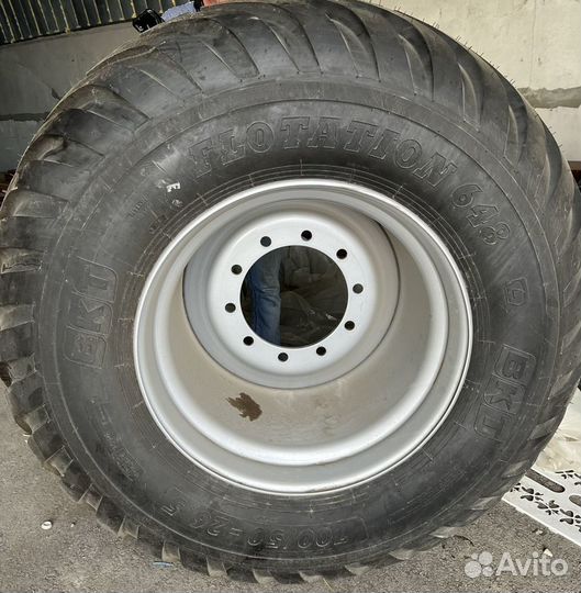 BKT Flotation 648 700/50 R26.5 174B