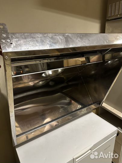 Зонт вытяжной с жироуловителем