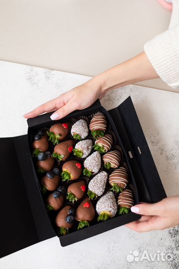 Набор из 20 клубник в шоколаде