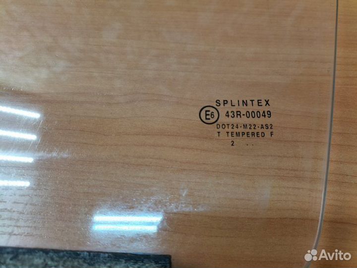 Стекло двери переднее левое Opel Vectra A 1992