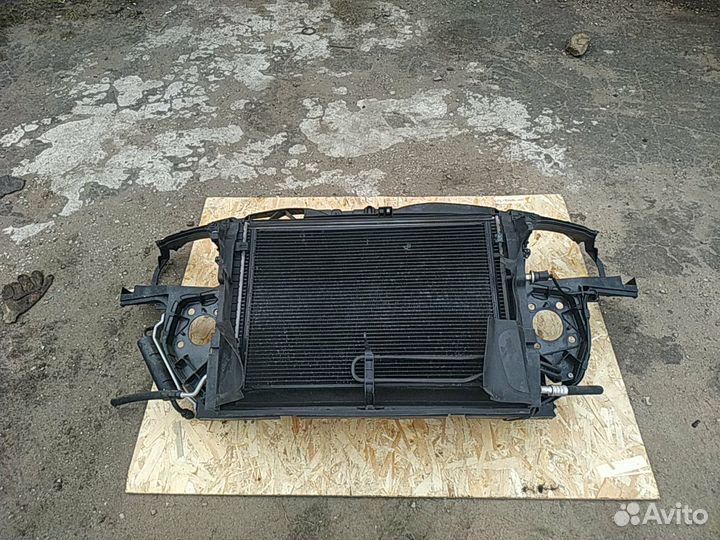 Панель передняя телевизор Audi A4 B7 Ауди А4 Б7