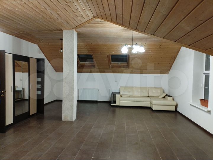 2-к. квартира, 83 м², 3/3 эт.