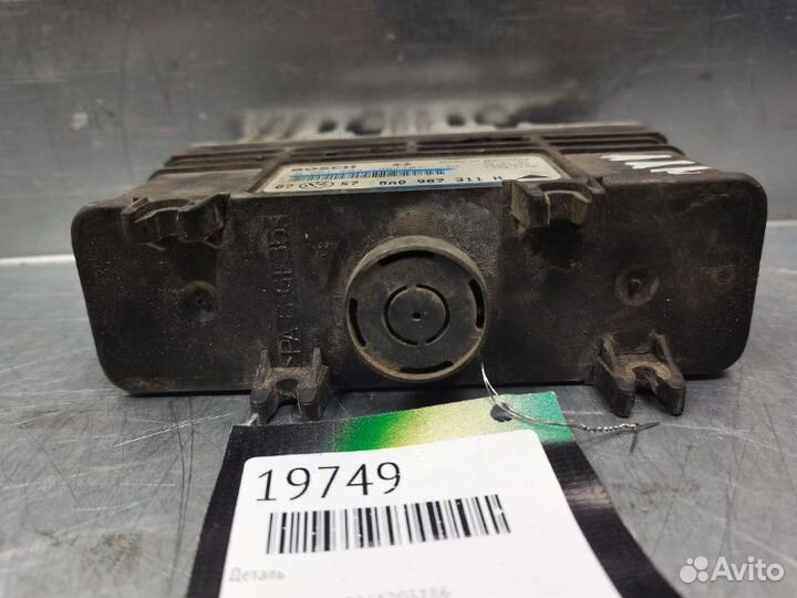 Блок управления двигателем Volkswagen Golf