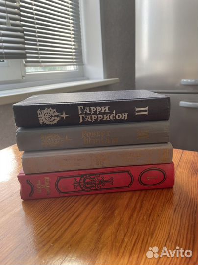 Искатель приключений, Светлые сны, Миры фантастики