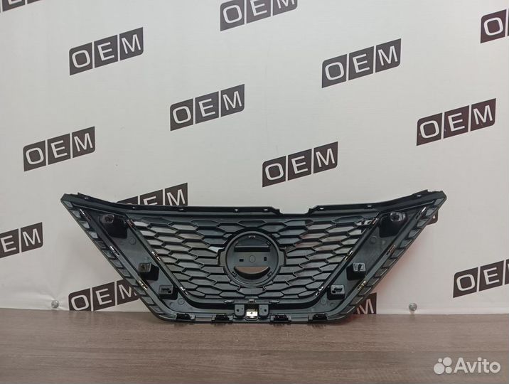 Решетка радиатора Nissan Qashqai 2 J11