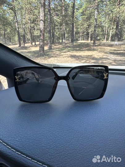 Солнцезащитные очки