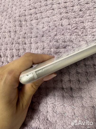 Телефон iPhone 8 64 gb