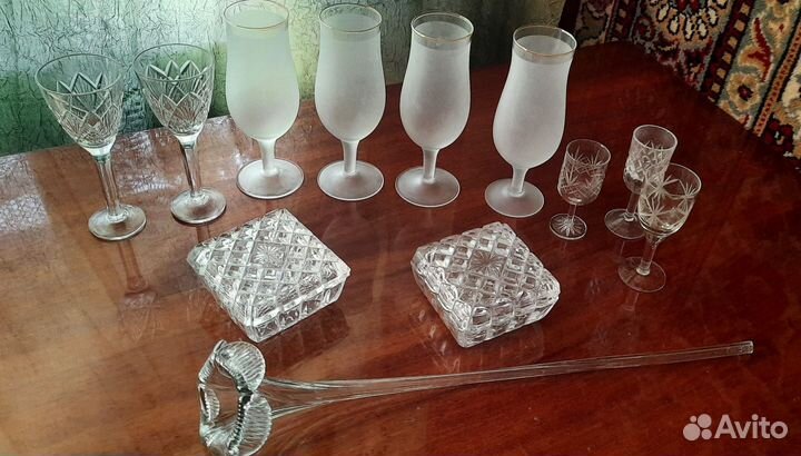 Шкатулки, бокалы, рюмки, цветок, хрусталь