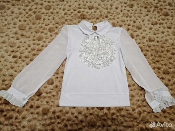 Кофточка высокого качества на девочку