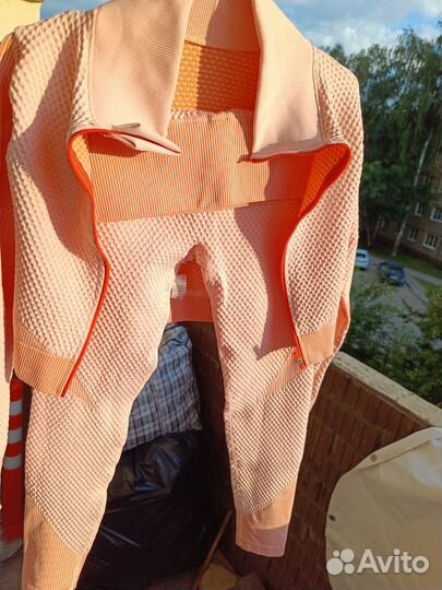 Спортивный костюм женский