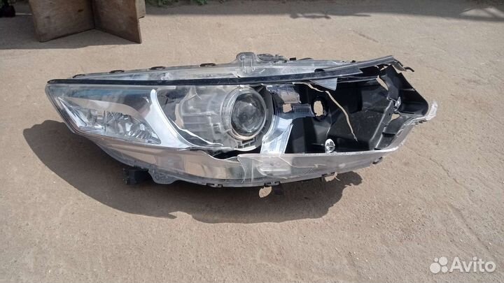 Фара правая Honda Accord 8 рестайлинг