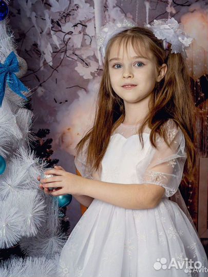 Платье Снежинки для девочки 122р